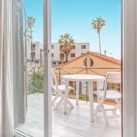 Renovated In Americas Sea Coast Villa Playa de las Américas