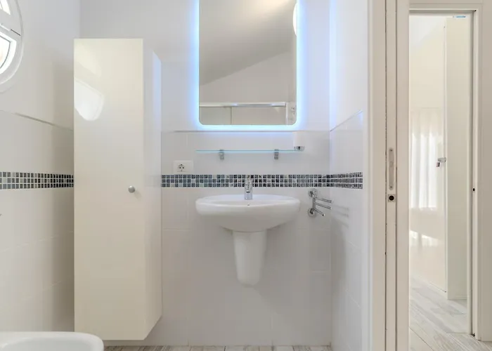 Vila Renovated In Americas Sea Coast