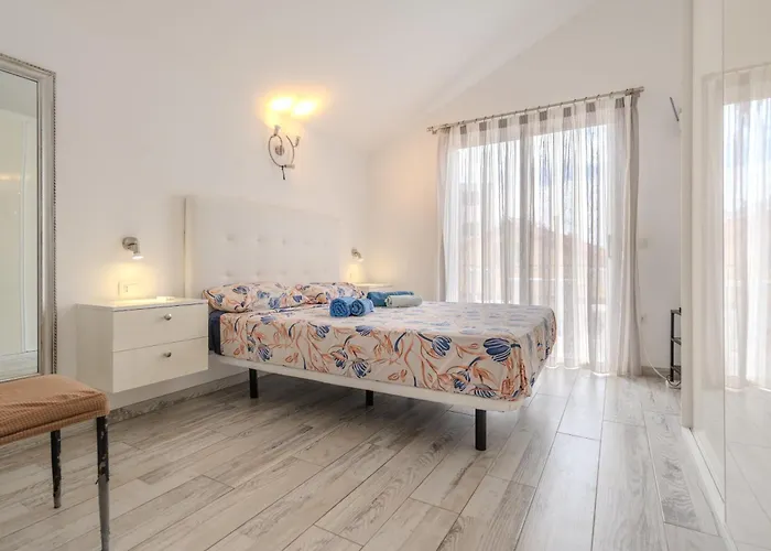 Renovated In Americas Sea Coast 빌라